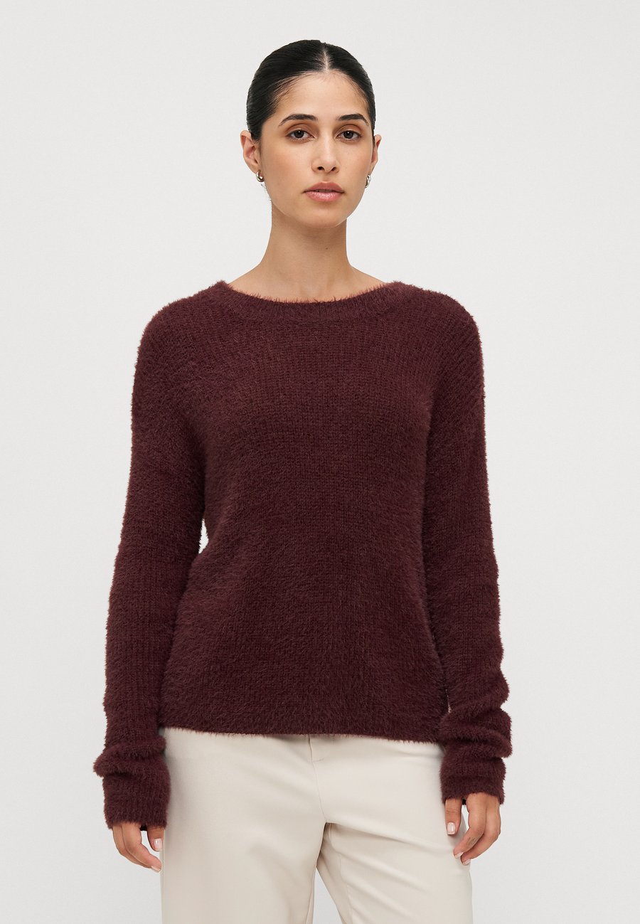 Джемпер Vero Moda Petite VMPUFF O NECK, Winetasting/Bordeaux
Джемпер Vero Moda Petite VMPUFF O NECK, Winetasting/Bordeaux