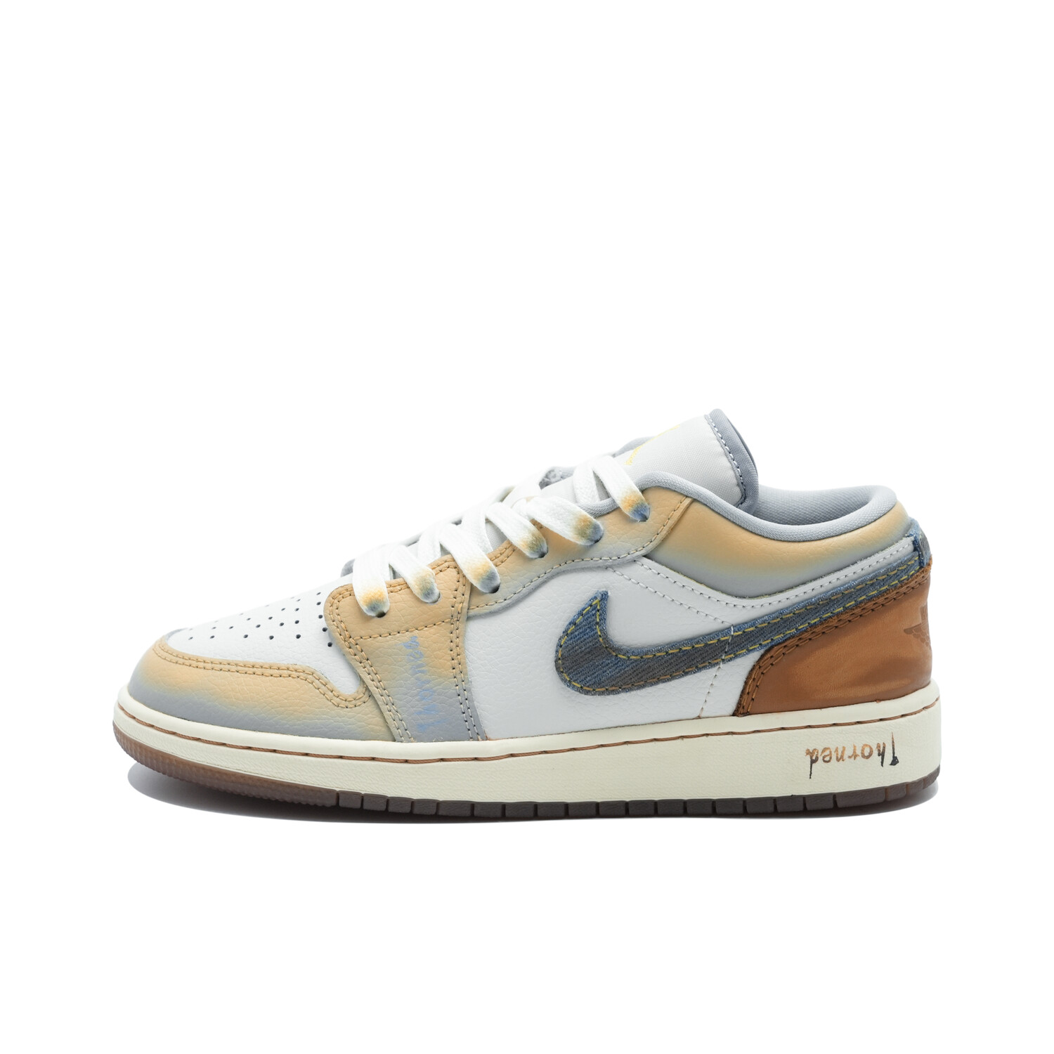 Кроссовки Air Jordan 1 Vintage Basketball Shoes Women's Low-top Yellow, Blue And White, желтый/синий/белый
Кроссовки Air Jordan 1 Vintage Basketball Shoes Women's Low-top Yellow, Blue And White, желтый/синий/белый