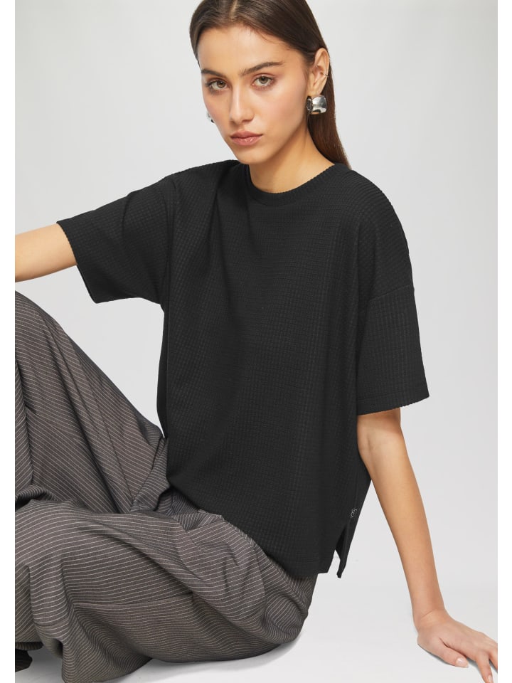 Футболка QS, черный
Футболка QS, черный