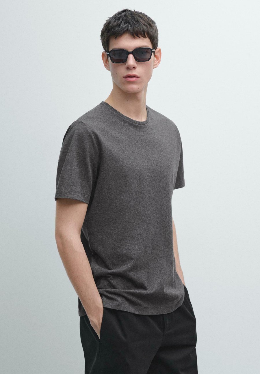 Футболка Massimo Dutti SHORT SLEEVE , Grey
Футболка Massimo Dutti SHORT SLEEVE , Grey