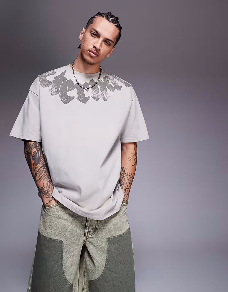 Футболка с графическим принтом Liquor N Poker бежевого цвета
Футболка с графическим принтом Liquor N Poker бежевого цвета