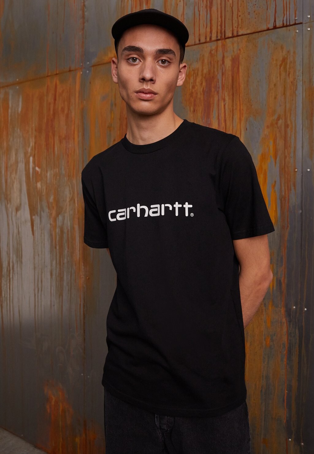 Футболка с принтом Carhartt WIP, черный 
Футболка с принтом Carhartt WIP, черный