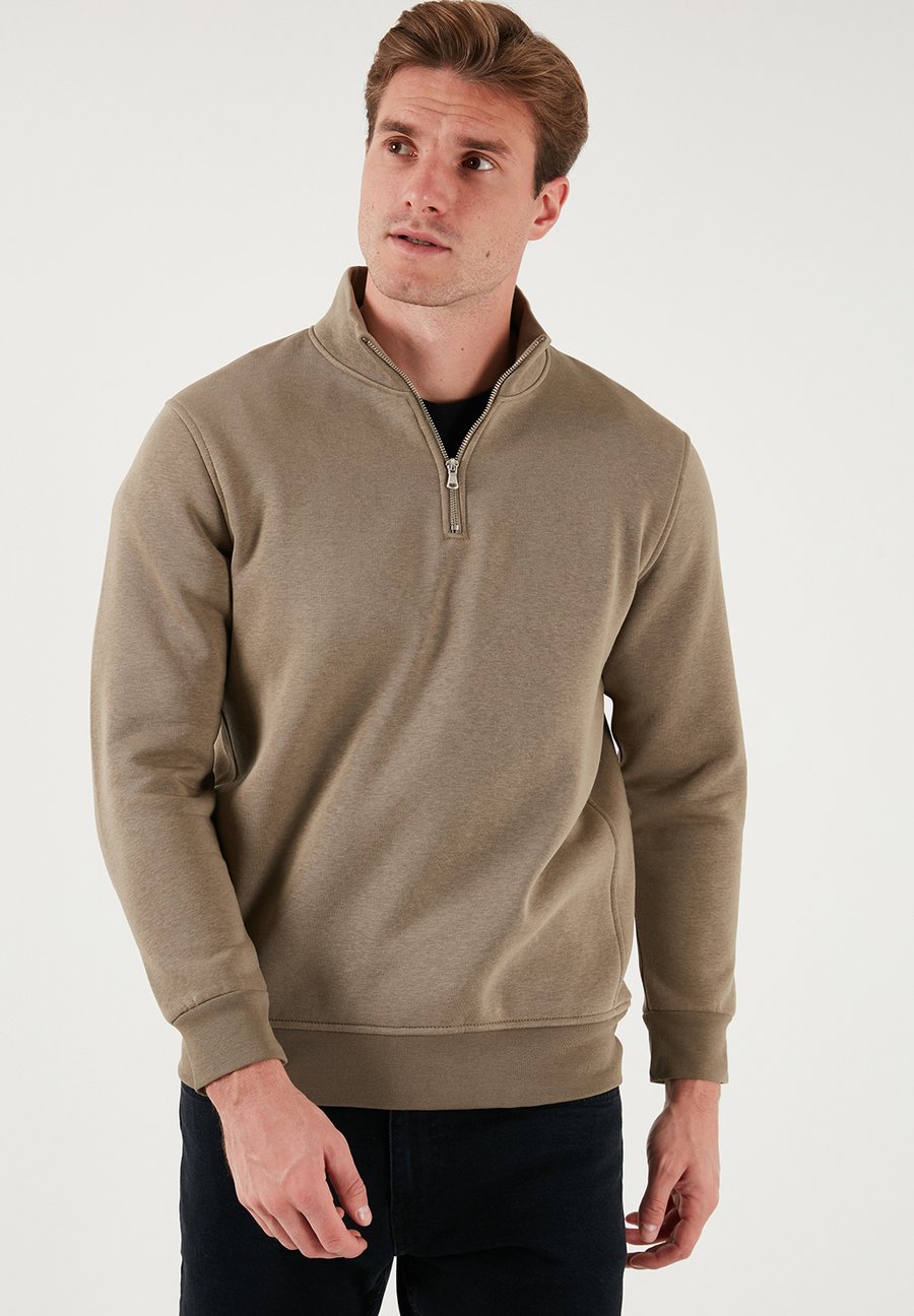 Толстовка Buratti REGULAR FIT, Mink Green/Taupe
Толстовка Buratti REGULAR FIT, Mink Green/Taupe