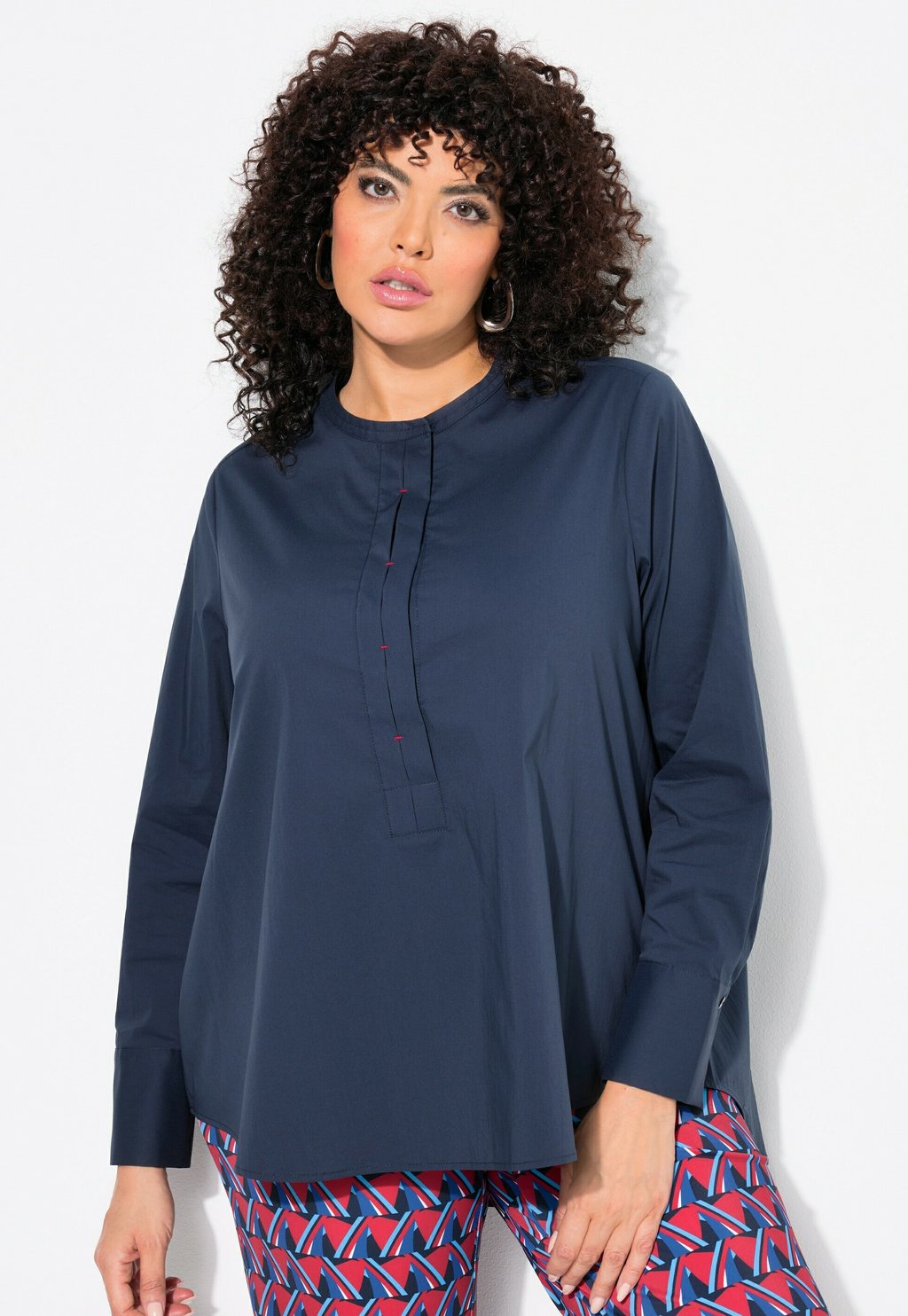 Блуза Ulla Popken, темно-синий
Блуза Ulla Popken, темно-синий