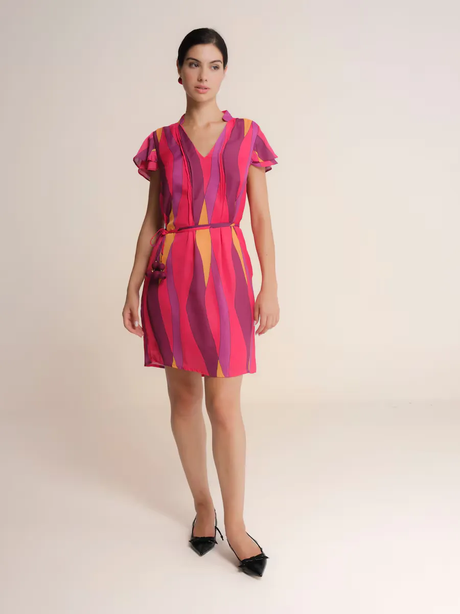 Короткое платье с V-образным вырезом, завязками и короткими рукавами Niza, розовый
Короткое платье с V-образным вырезом, завязками и короткими рукавами Niza, розовый