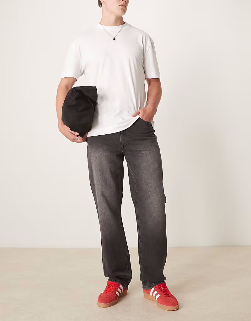 Джинсы прямого кроя ASOS DESIGN стретч черного цвета с потертостями
Джинсы прямого кроя ASOS DESIGN стретч черного цвета с потертостями