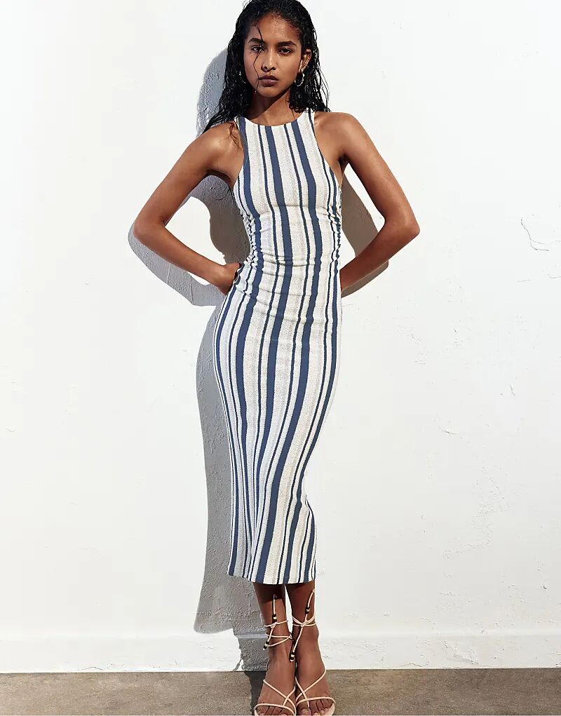 Платье миди в деревенском стиле Pull&Bear в полоску синего цвета
Платье миди в деревенском стиле Pull&Bear в полоску синего цвета