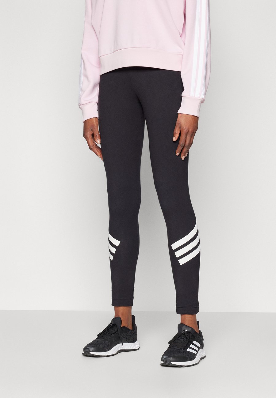 Леггинсы Adidas Sportswear FUTURE ICONS THREE STRIPES LEGGING, Black
Леггинсы Adidas Sportswear FUTURE ICONS THREE STRIPES LEGGING, Black