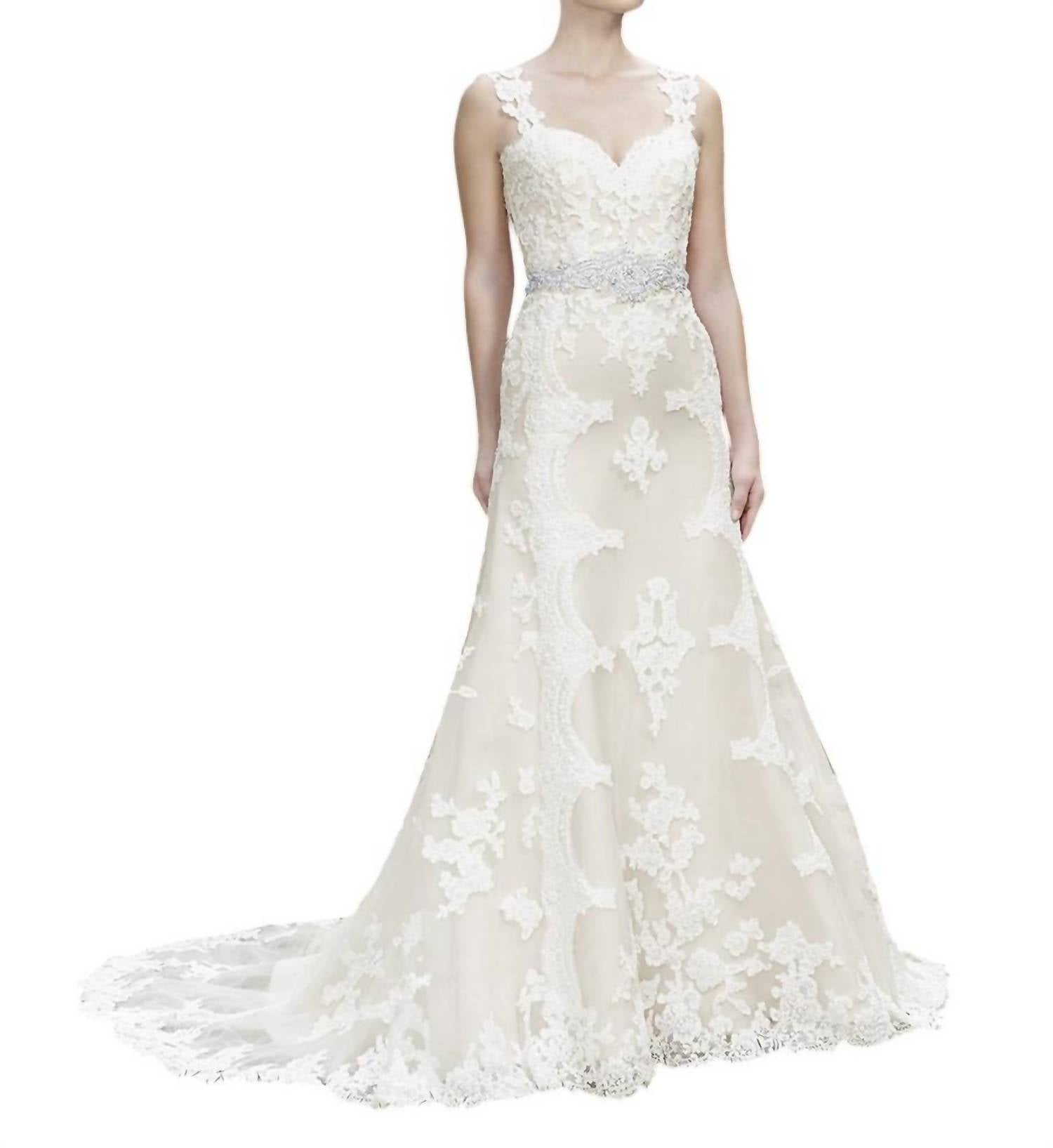 Платье Holly A-Line цвета слоновой кости Casablanca
Платье Holly A-Line цвета слоновой кости Casablanca