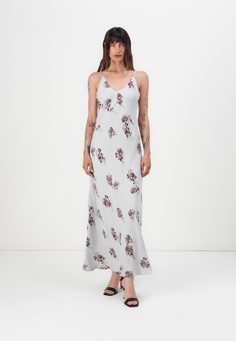 Платье DAY Birger et Mikkelsen PEACH PEARL FALLING FLOWERS, Light-Blue/Grey
Платье DAY Birger et Mikkelsen PEACH PEARL FALLING FLOWERS, Light-Blue/Grey