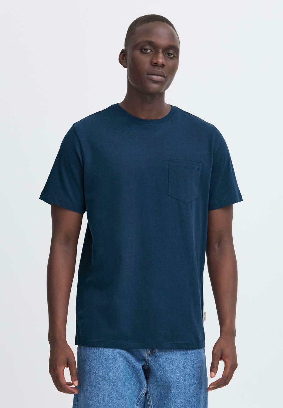 Футболка Blend BHBENNI, Dress Blues/Blue, Синий, Футболка Blend BHBENNI, Dress Blues/Blue
Футболка Blend BHBENNI, Dress Blues/Blue, Синий, Футболка Blend BHBENNI, Dress Blues/Blue