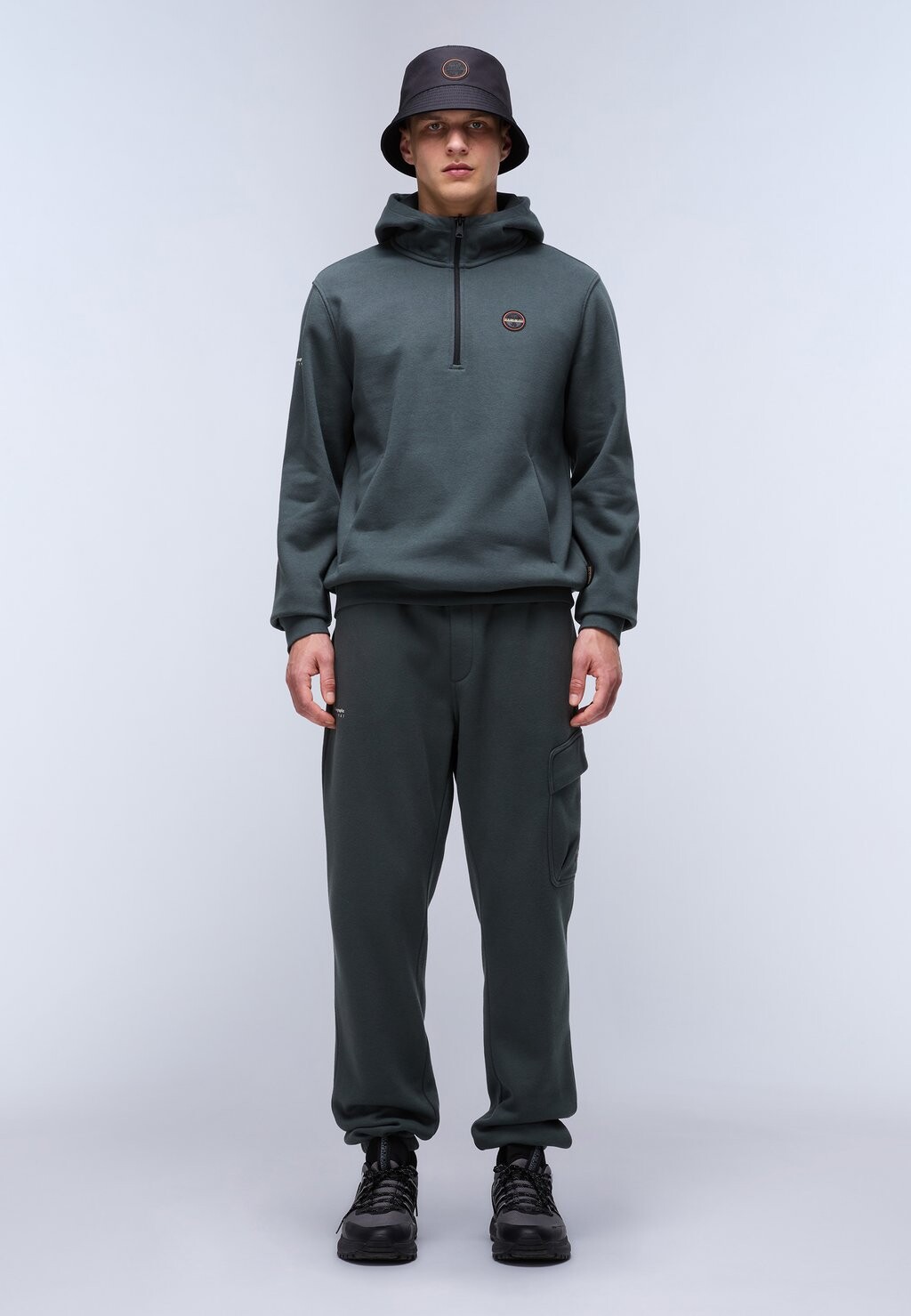 Толстовка с капюшоном BADGE Napapijri, светло-зеленый
Толстовка с капюшоном BADGE Napapijri, светло-зеленый