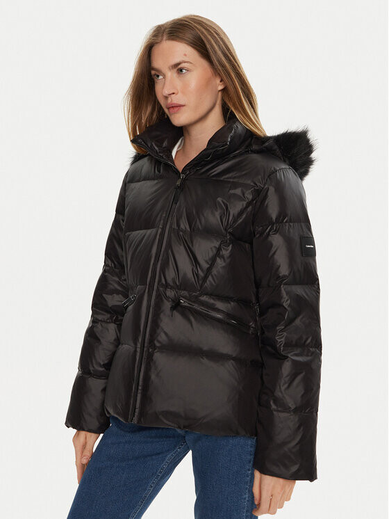 Пуховик стандартного кроя Calvin Klein, черный
Пуховик стандартного кроя Calvin Klein, черный