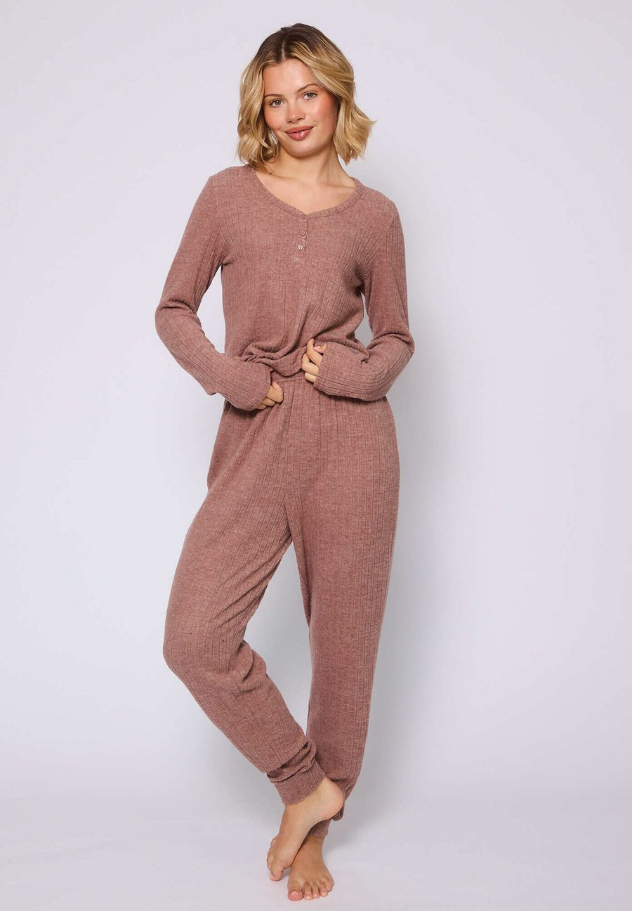 Пижамный комплект Loungeable HENELY BRUSHED RIB LONG SLEEVE SET, Mocha/Brown
Пижамный комплект Loungeable HENELY BRUSHED RIB LONG SLEEVE SET, Mocha/Brown