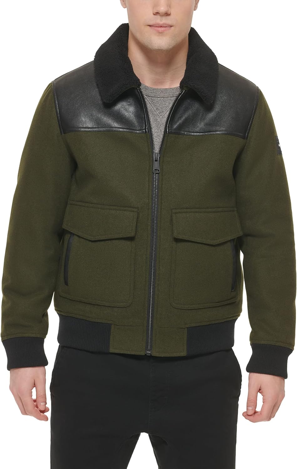 Мужская куртка-бомбер Tommy Hilfiger из смеси шерсти и шерпы, с воротником, в клетку, размер Medium, Olive
Мужская куртка-бомбер Tommy Hilfiger из смеси шерсти и шерпы, с воротником, в клетку, размер Medium, Olive