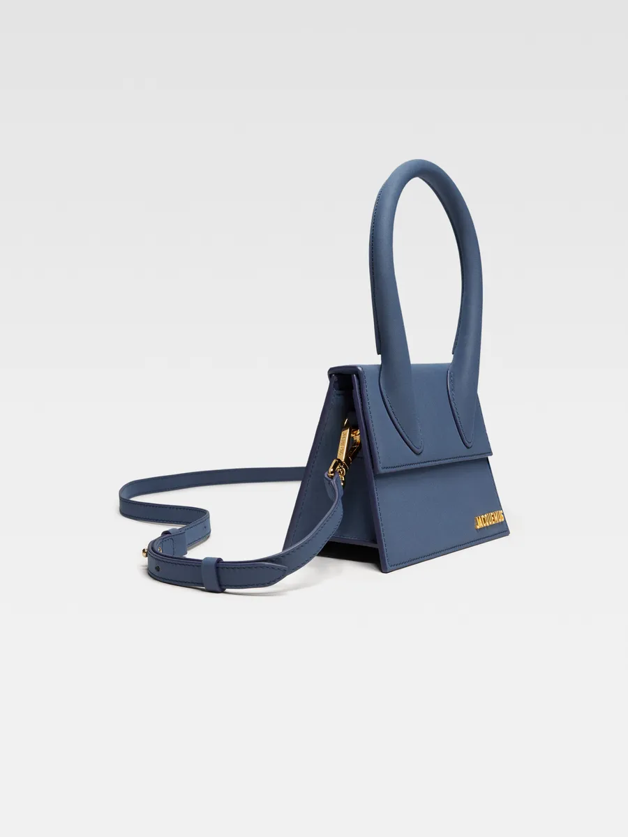 Фирменная сумочка Ле Чикито мойен Jacquemus, темно-синий
Фирменная сумочка Ле Чикито мойен Jacquemus, темно-синий