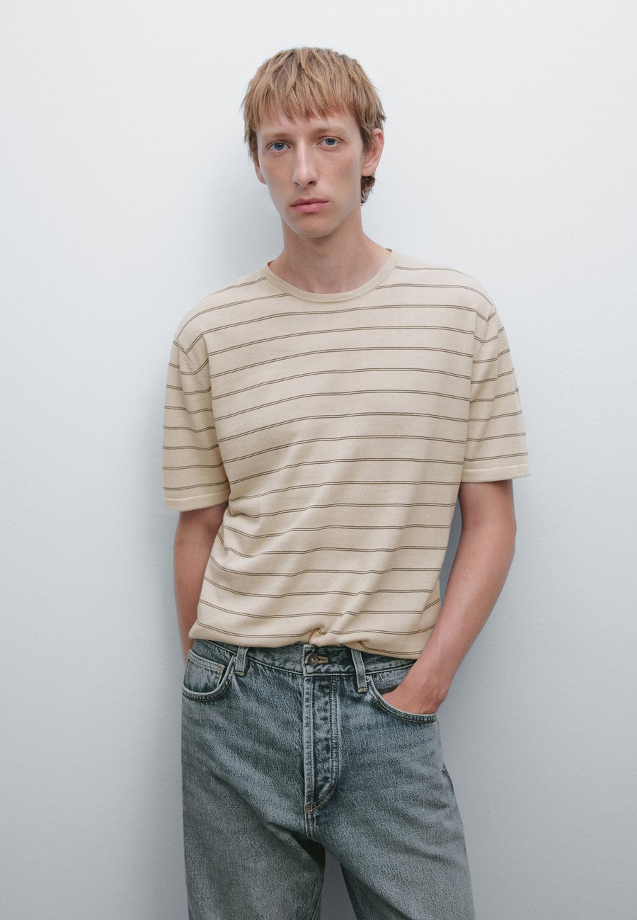 Футболка Massimo Dutti STRIPED LIGHTWEIGHT CREW NECK, Beige
Футболка Massimo Dutti STRIPED LIGHTWEIGHT CREW NECK, Beige