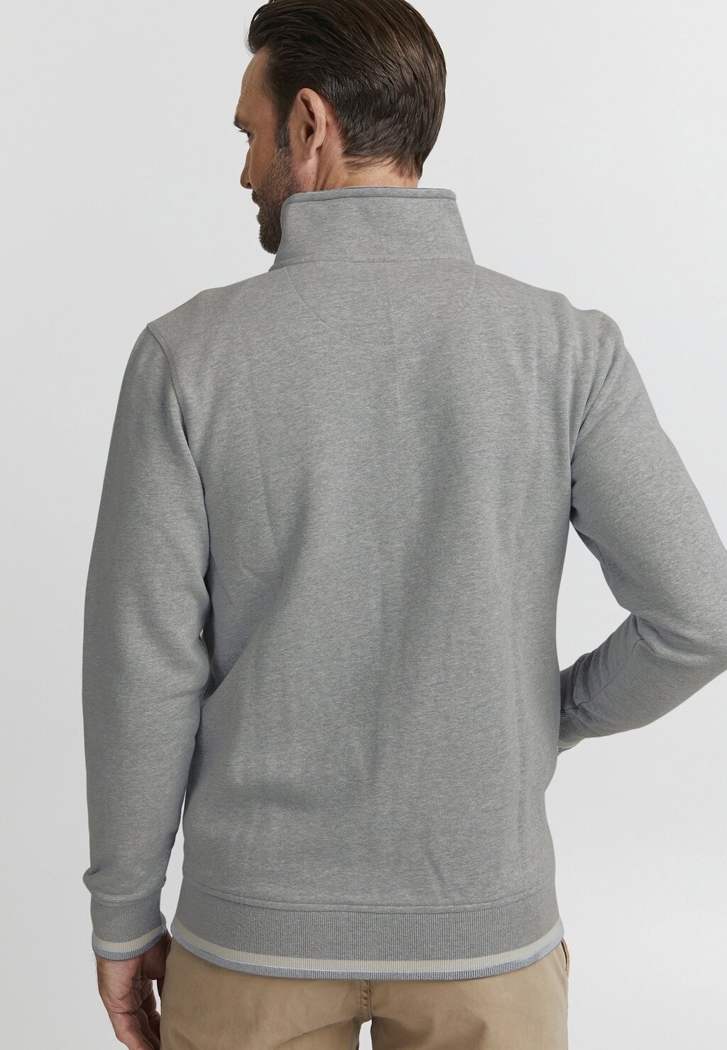 Кардиган FQMAGNUS FQ1924, серый
Кардиган FQMAGNUS FQ1924, серый