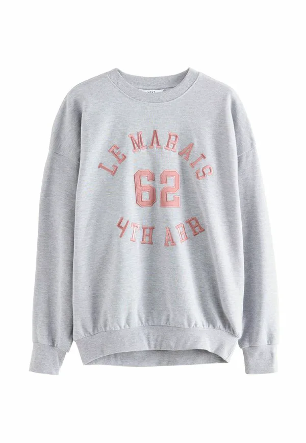 Толстовка с длинными рукавами и круглым вырезом, укороченного кроя. Next, Grey, Серый, Толстовка с длинными рукавами и круглым вырезом, укороченного кроя. Next, Grey
Толстовка с длинными рукавами и круглым вырезом, укороченного кроя. Next, Grey, Серый, Толстовка с длинными рукавами и круглым вырезом, укороченного кроя. Next, Grey