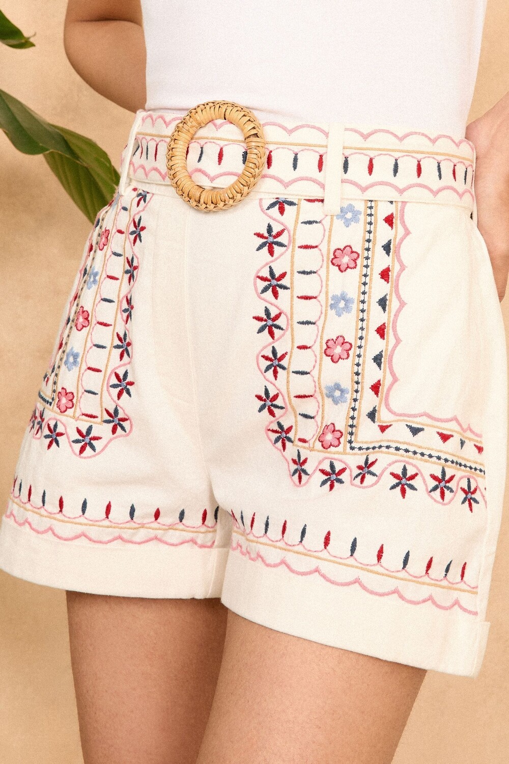Вышитые шорты с поясом Love & Roses, белый
Вышитые шорты с поясом Love & Roses, белый