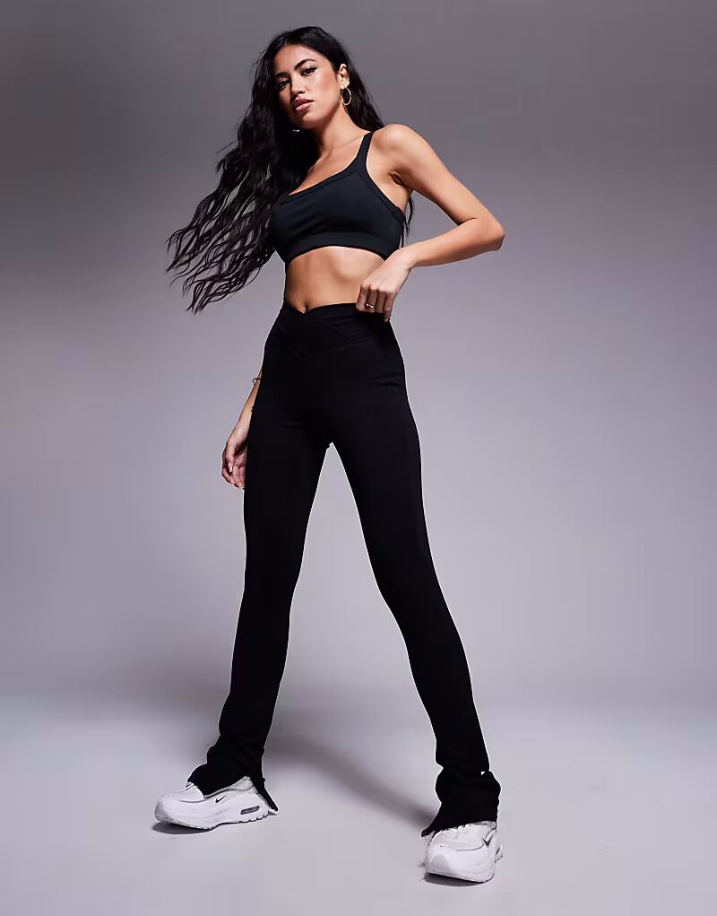 Эластичные леггинсы-эмблемы Couture Club, черного цвета
Эластичные леггинсы-эмблемы Couture Club, черного цвета