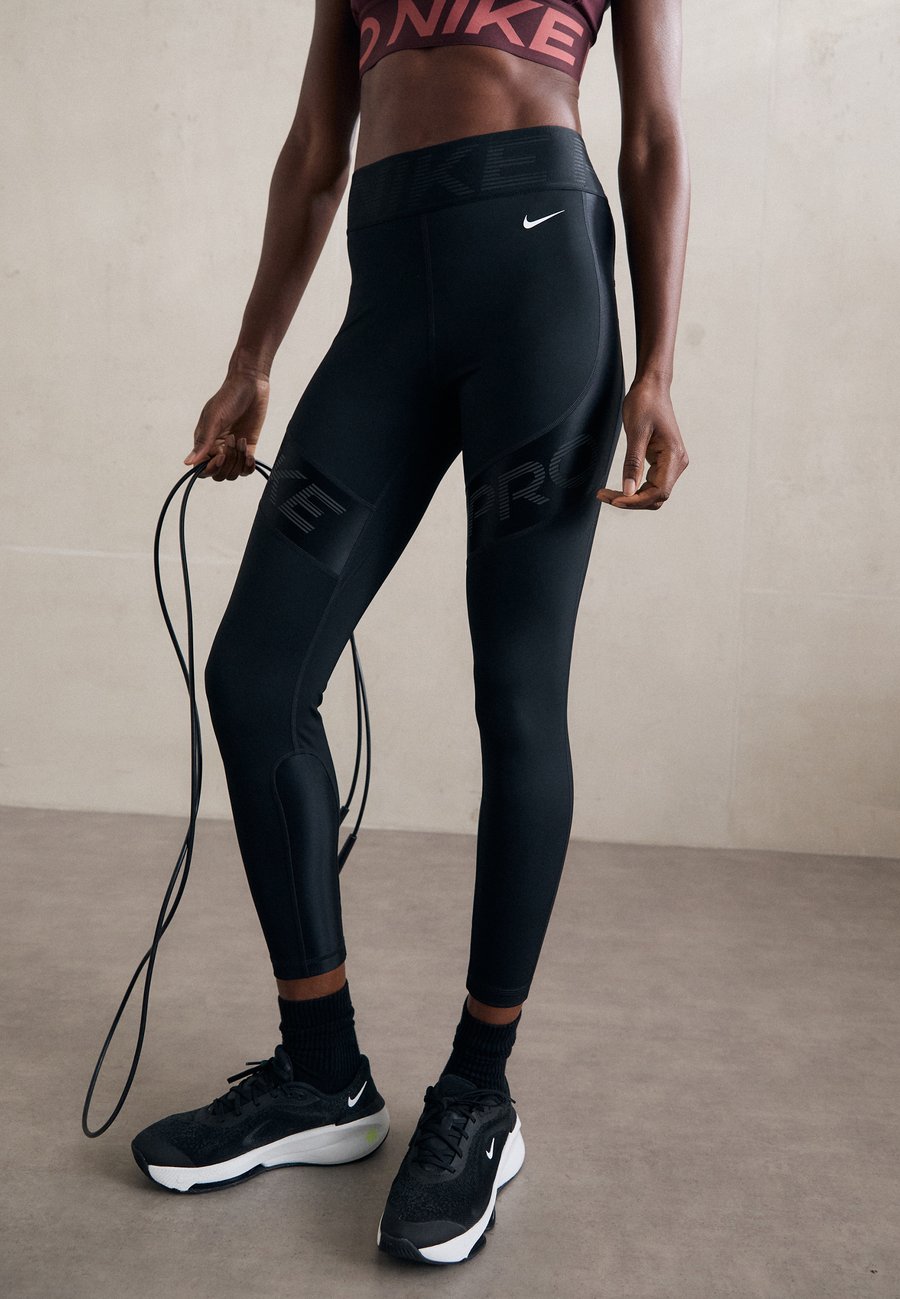 Леггинсы Nike Performance SCULPT 7/8, Black/Anthracite/White/Black
Леггинсы Nike Performance SCULPT 7/8, Black/Anthracite/White/Black