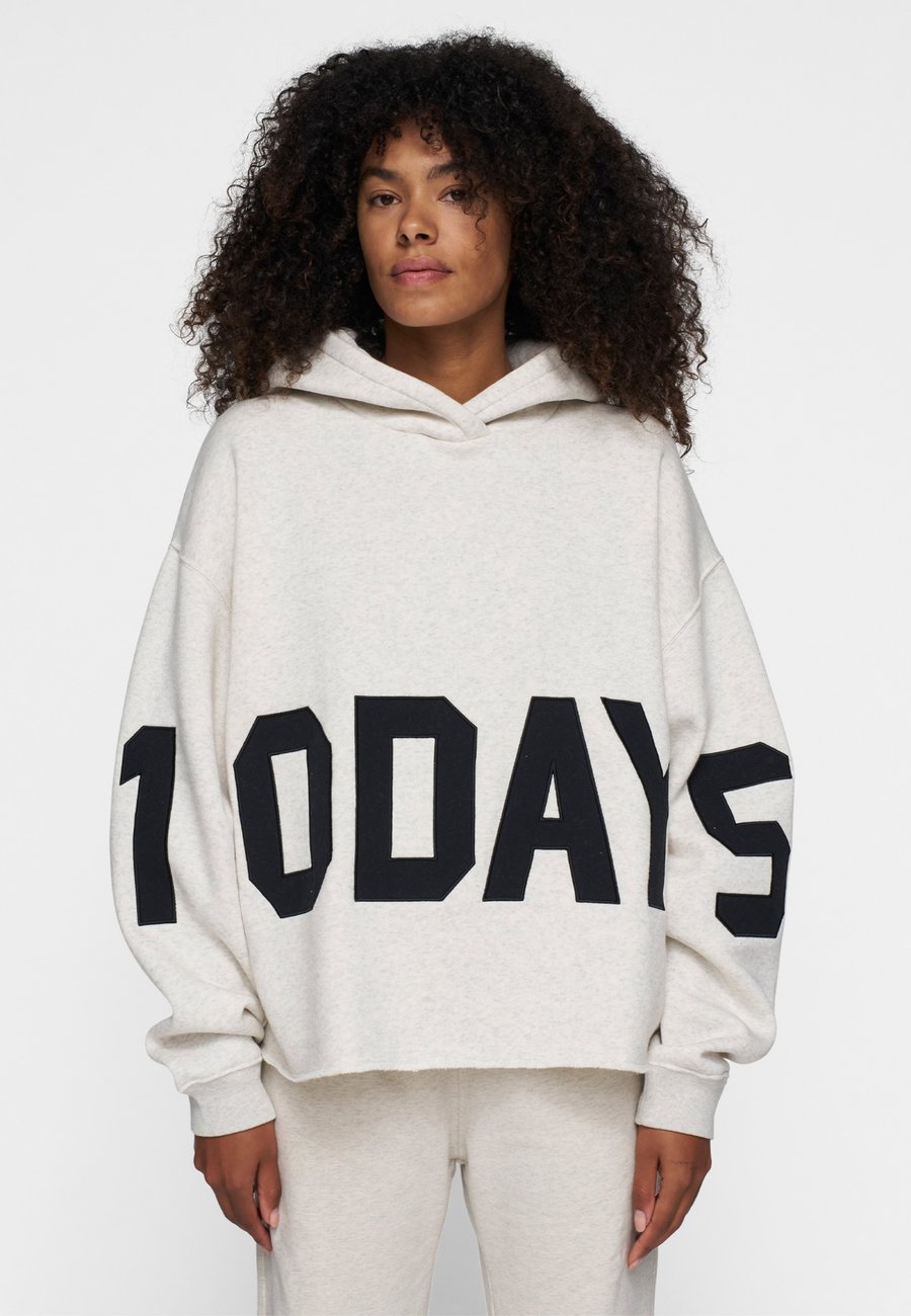 Худи 10DAYS THE STATEMENT LOGO , Soft White Melee/Off-White, Белый, Худи 10DAYS THE STATEMENT LOGO , Soft White Melee/Off-White
Худи 10DAYS THE STATEMENT LOGO , Soft White Melee/Off-White, Белый, Худи 10DAYS THE STATEMENT LOGO , Soft White Melee/Off-White