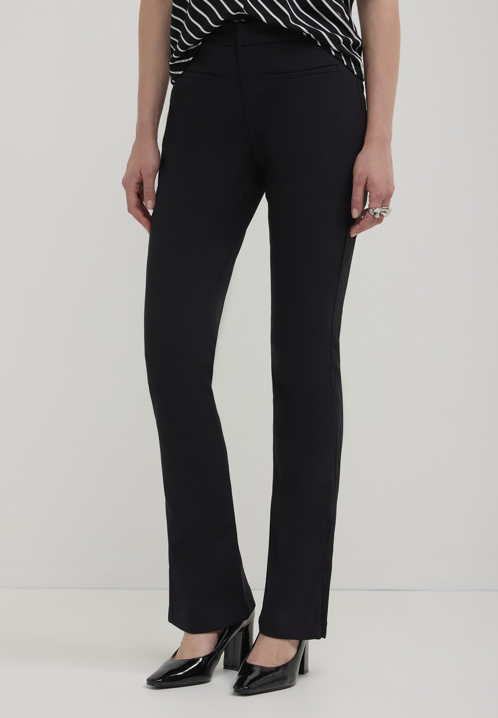 Брюки FLARE Calliope, черный
Брюки FLARE Calliope, черный
