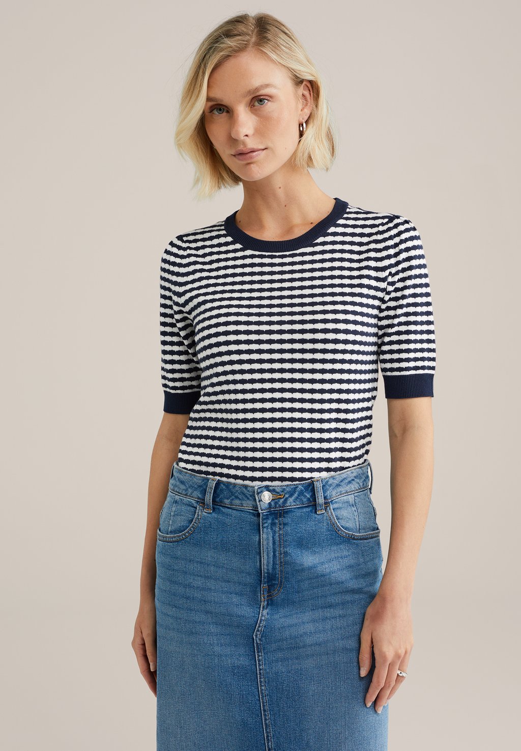 Футболка с принтом WE Fashion, темно-синий
Футболка с принтом WE Fashion, темно-синий