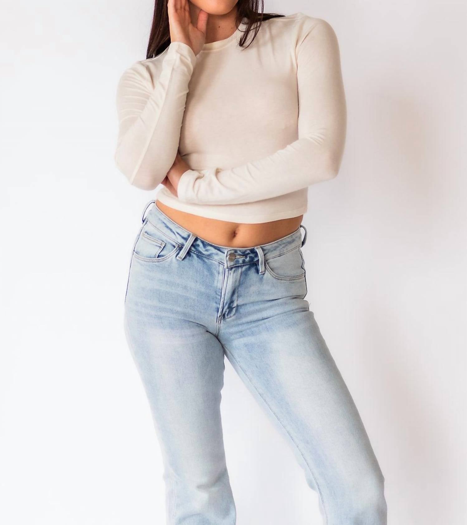 Топ Alia белого цвета Falcon park
Топ Alia белого цвета Falcon park