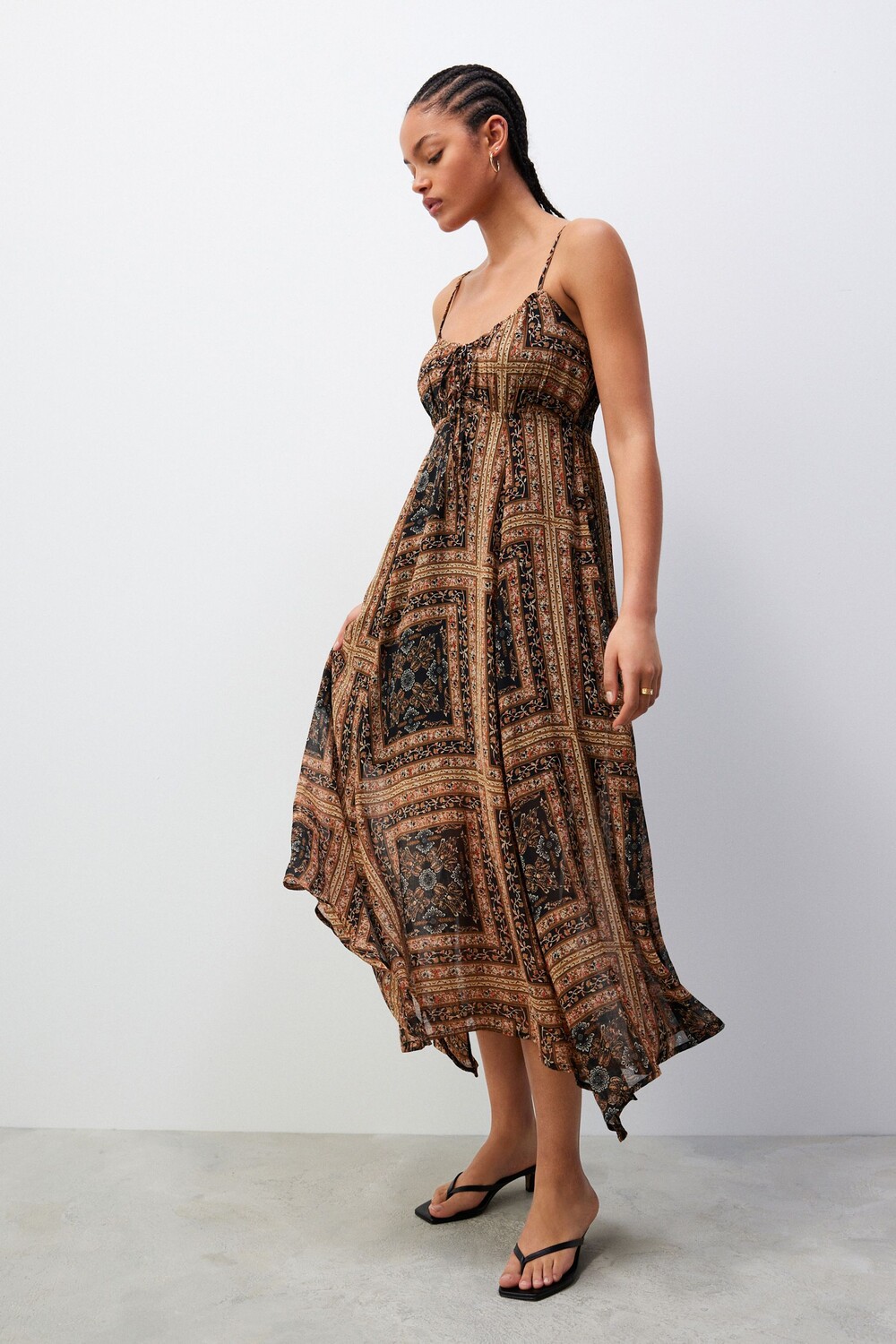 Платье миди с бретелями и завязкой спереди Next, коричневый
Платье миди с бретелями и завязкой спереди Next, коричневый