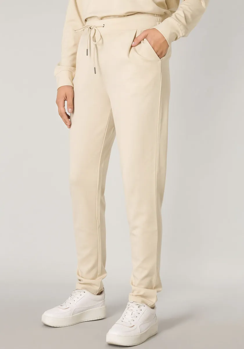 Спортивные штаны базового уровня "YOAN" Base Level, бежевый
Спортивные штаны базового уровня "YOAN" Base Level, бежевый