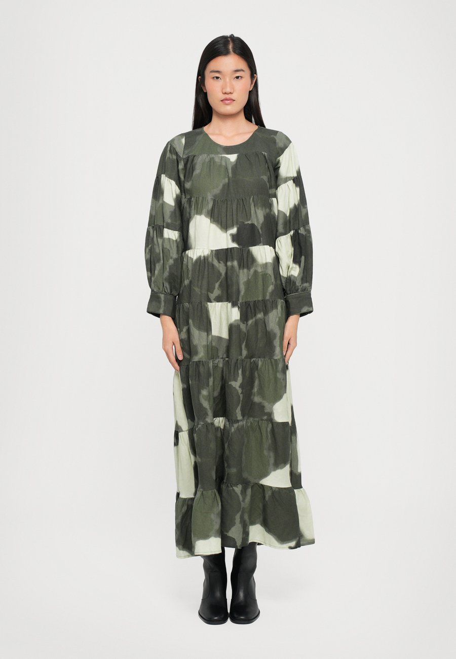 Платье Helmstedt IBI DRESS, Drop Green/Dark Green
Платье Helmstedt IBI DRESS, Drop Green/Dark Green