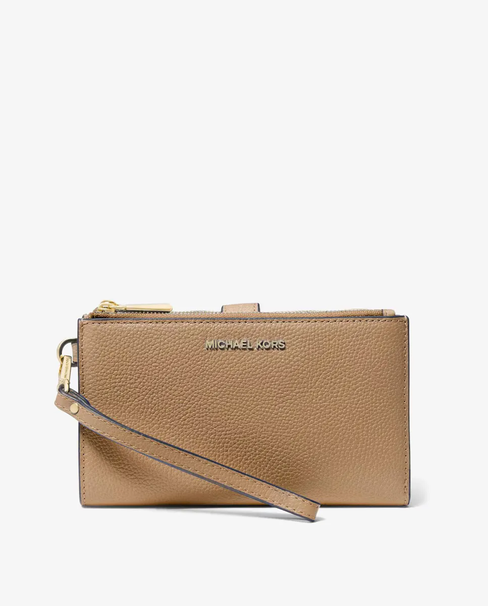 Женский кошелек из зернистой кожи с запястьем Michael Michael Kors, светло-коричневый
Женский кошелек из зернистой кожи с запястьем Michael Michael Kors, светло-коричневый
