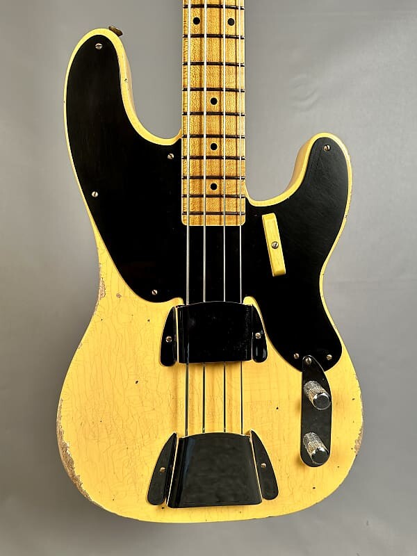 Басс гитара Fender Custom Shop Limited Edition 1951 Precision Bass - Aged Nocaster Blonde
Басс гитара Fender Custom Shop Limited Edition 1951 Precision Bass - Aged Nocaster Blonde