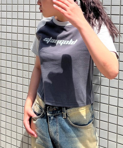 STAY GOLD Футболка-реглан короткая женская с логотипом в стиле чиби, STAYGOLD
STAY GOLD Футболка-реглан короткая женская с логотипом в стиле чиби, STAYGOLD