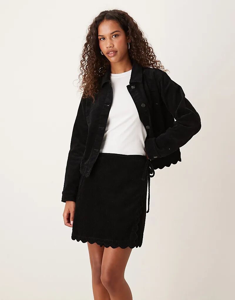 Мини-юбка с запахом и отделкой вельветом от Nobody's Child, черная
Мини-юбка с запахом и отделкой вельветом от Nobody's Child, черная