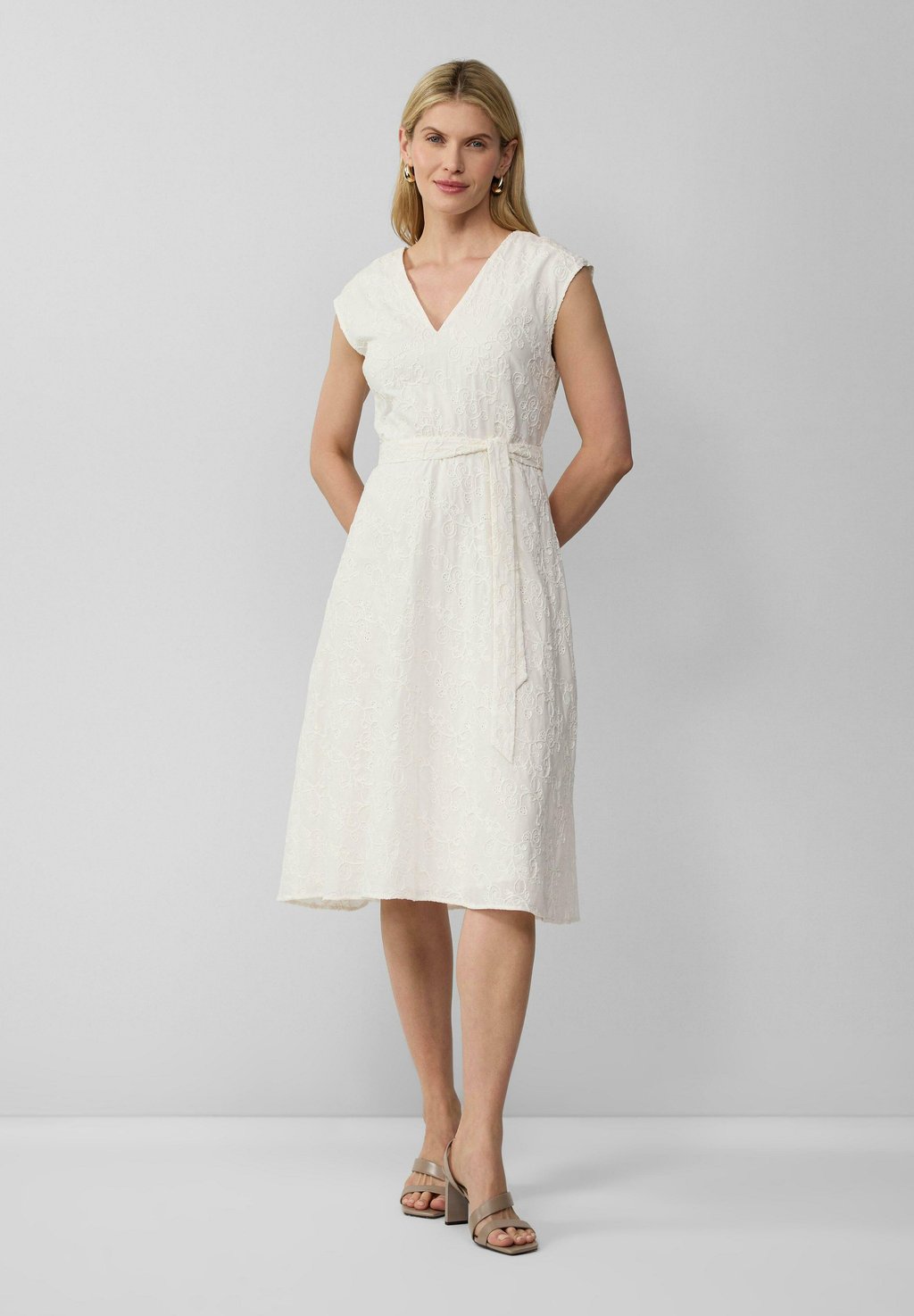 Повседневное платье s.Oliver BLACK LABEL, кремовый
Повседневное платье s.Oliver BLACK LABEL, кремовый