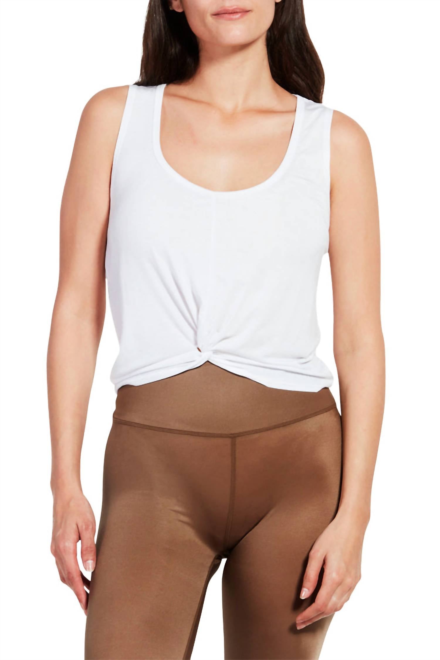 Белая майка без рукавов с V-образным вырезом и скрученным передом Kensie
Белая майка без рукавов с V-образным вырезом и скрученным передом Kensie