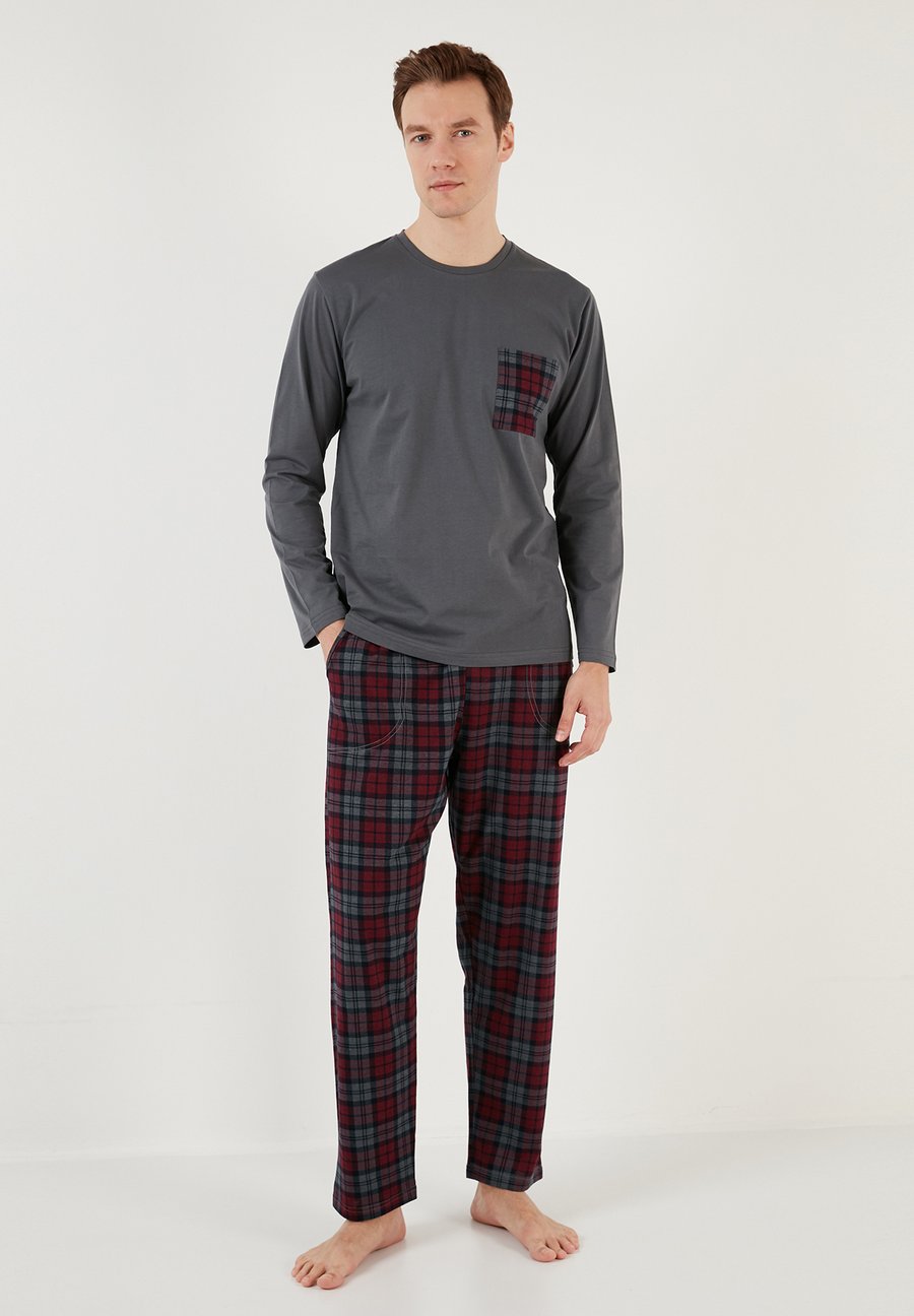 Пижамный комплект Buratti REGULAR FIT SET, Anthracite
Пижамный комплект Buratti REGULAR FIT SET, Anthracite