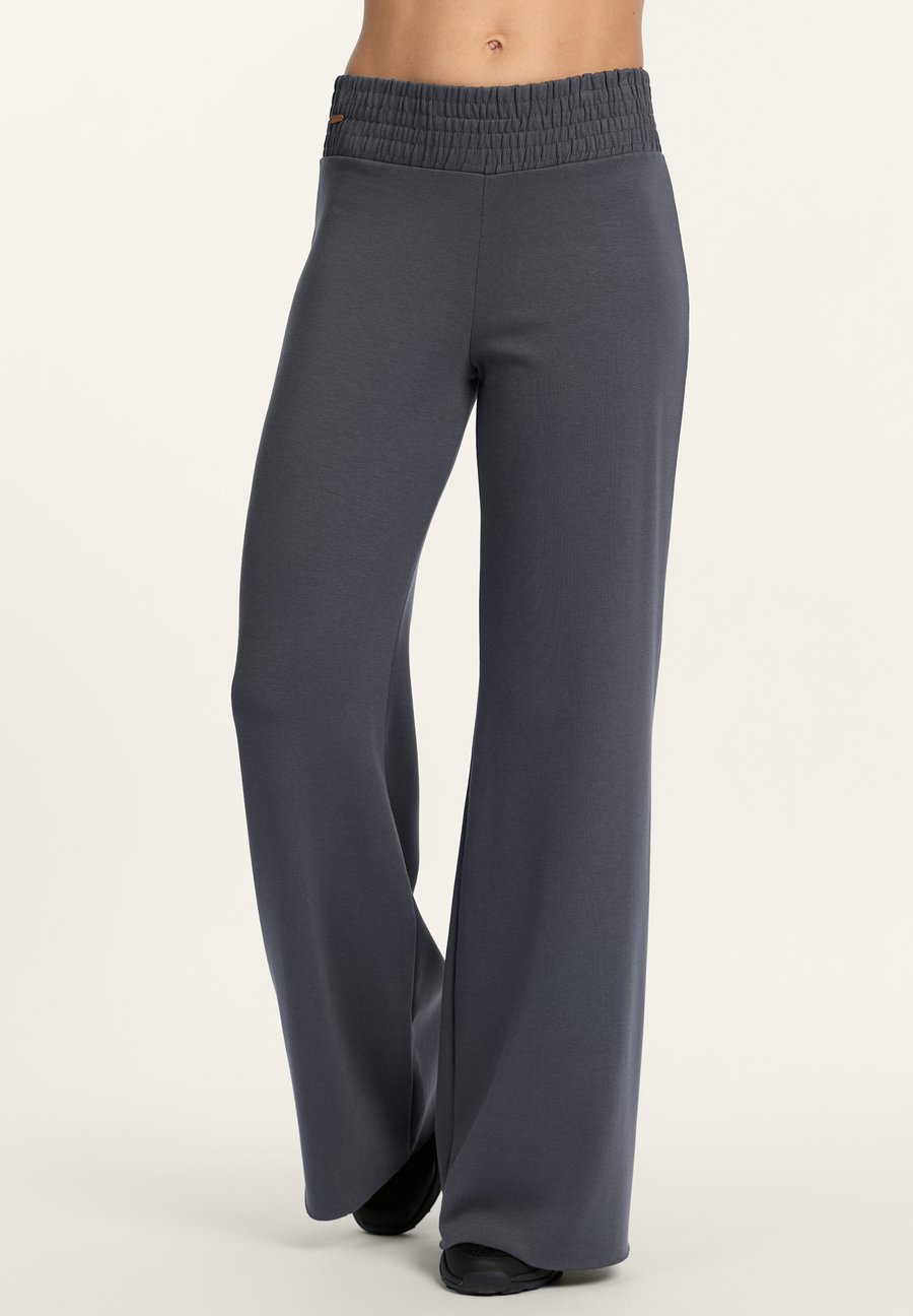 Брюки Urban Goddess FLOW, Ash/Dark Grey
Брюки Urban Goddess FLOW, Ash/Dark Grey