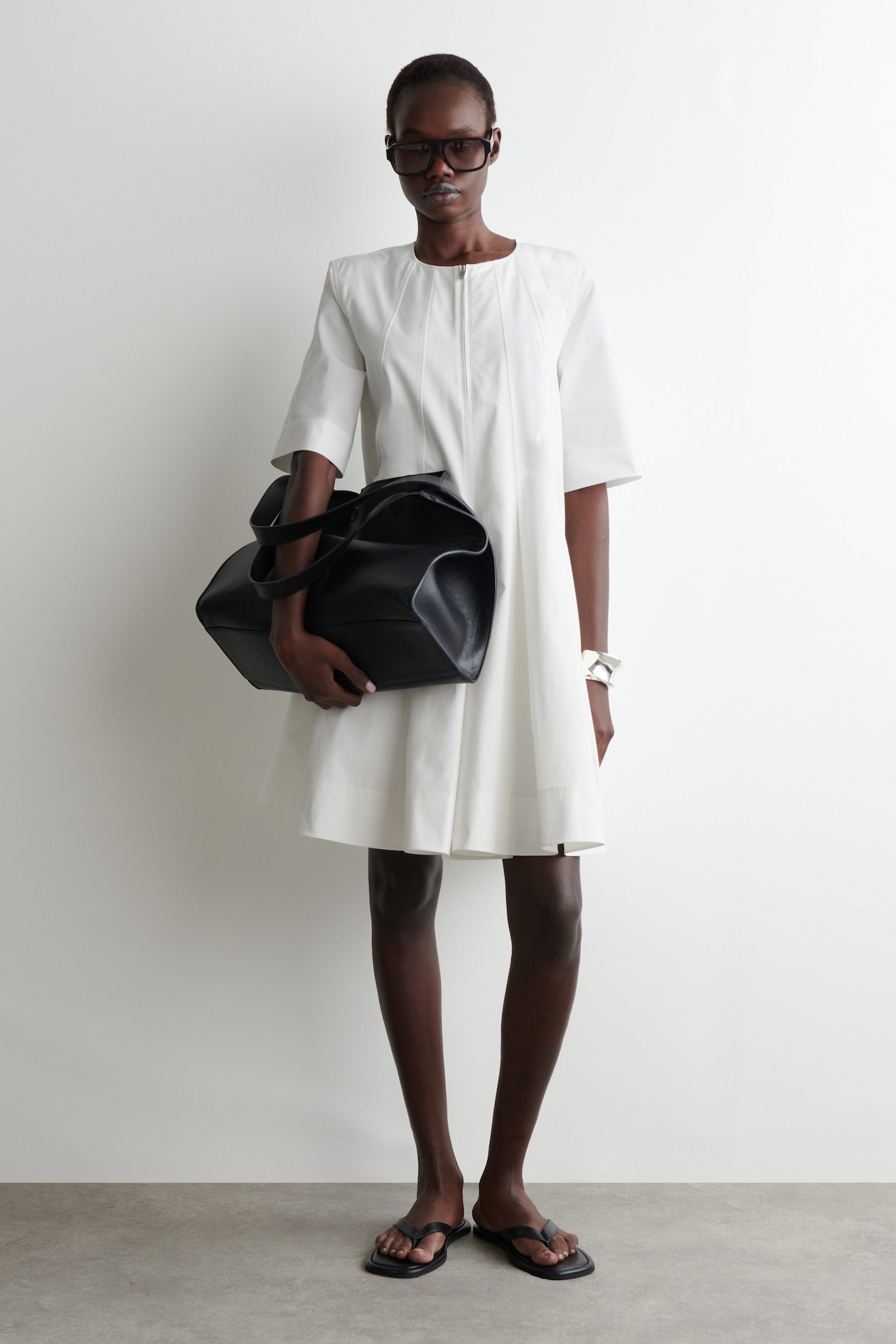 Хлопковое платье миди с оборками COS, белый
Хлопковое платье миди с оборками COS, белый