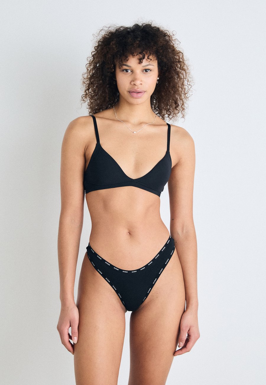 Трусы Guess BASIC THONG 3 PACK, Jet Black/Black
Трусы Guess BASIC THONG 3 PACK, Jet Black/Black