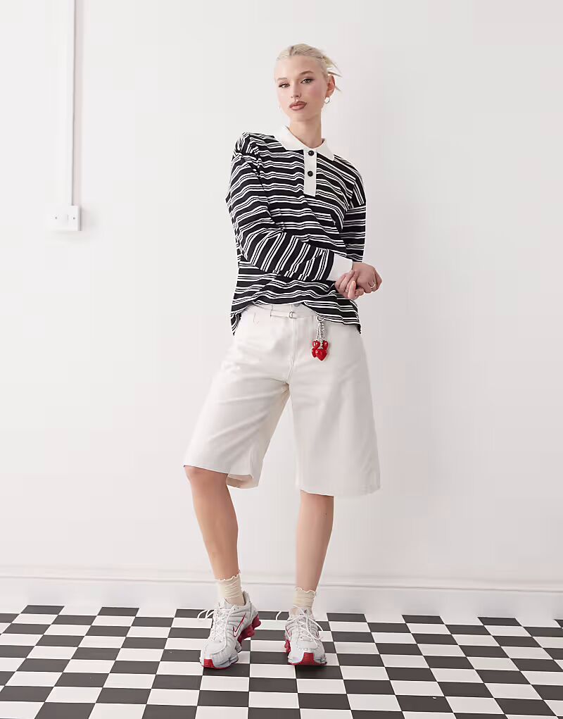 Утилитарные шорты Monki бежевого цвета
Утилитарные шорты Monki бежевого цвета