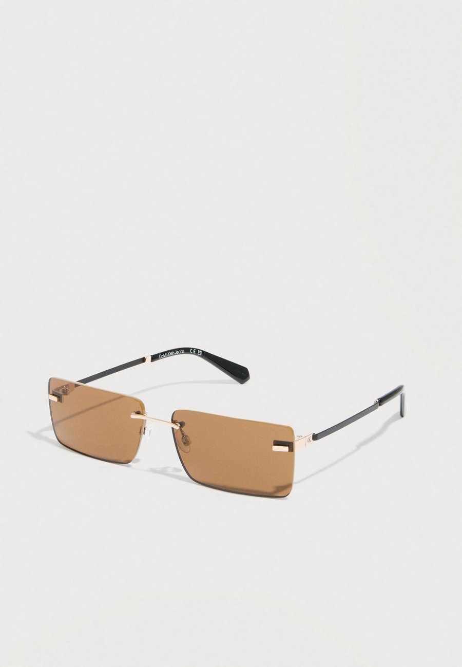 Солнцезащитные очки Calvin Klein Jeans UNISEX, Gold-Coloured/Brown/Gold-Coloured
Солнцезащитные очки Calvin Klein Jeans UNISEX, Gold-Coloured/Brown/Gold-Coloured