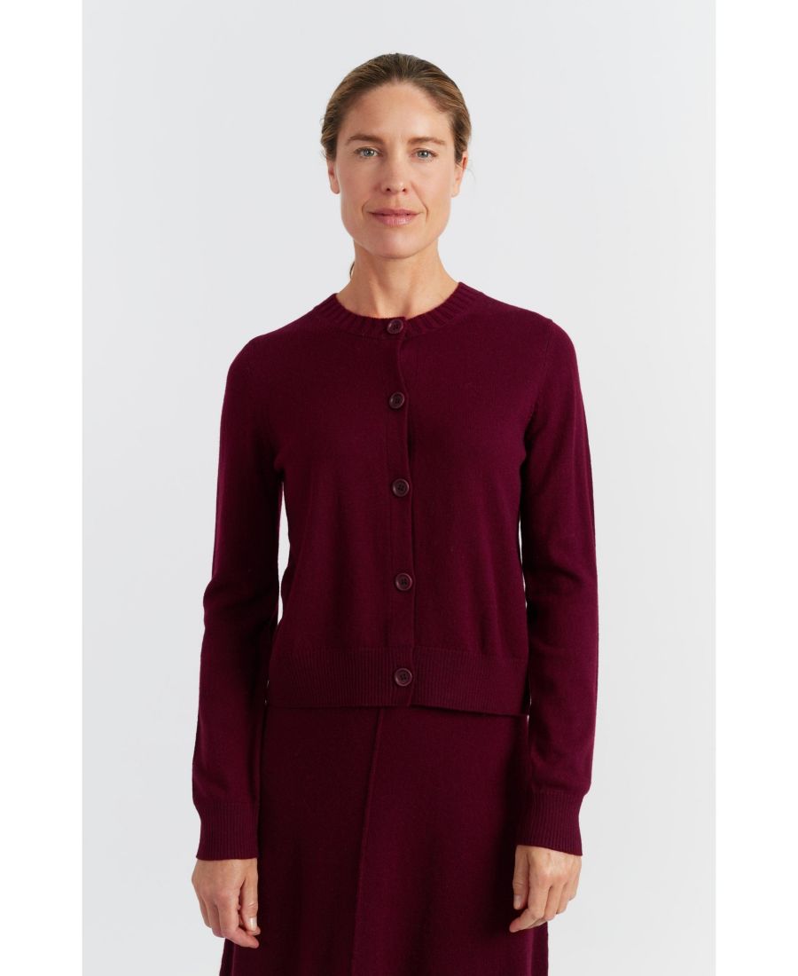 Женский укороченный кардиган с круглым вырезом из смеси шерсти и кашемира Chinti & Parker, Claret
Женский укороченный кардиган с круглым вырезом из смеси шерсти и кашемира Chinti & Parker, Claret