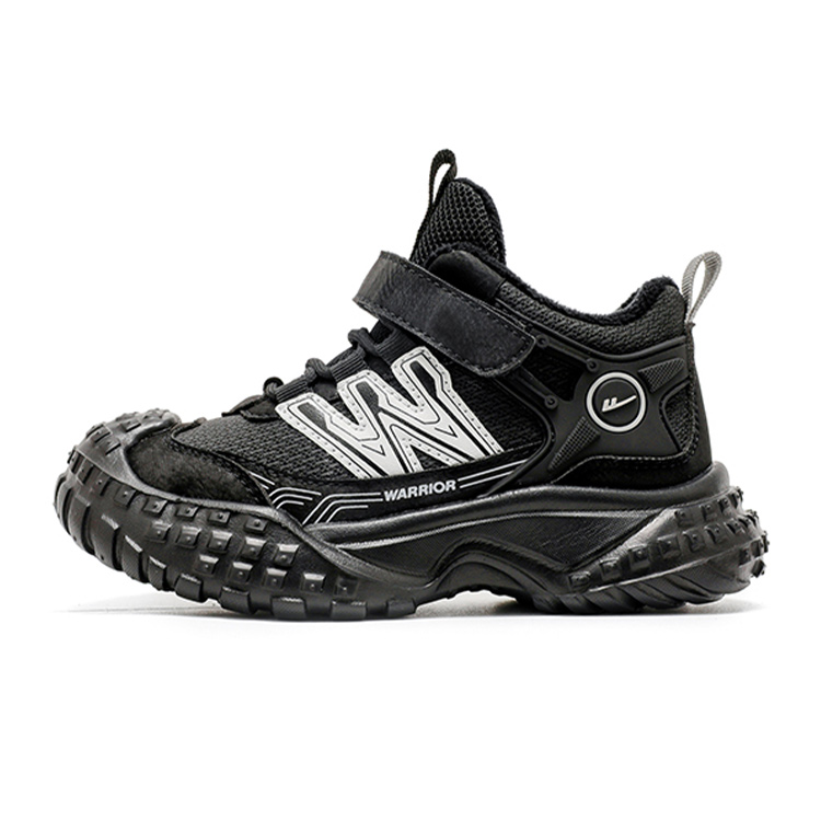 Детские хлопковые кроссовки с увеличенной высотой, противоскользящие и устойчивые к истиранию Kids' WARRIOR, черный
Детские хлопковые кроссовки с увеличенной высотой, противоскользящие и устойчивые к истиранию Kids' WARRIOR, черный