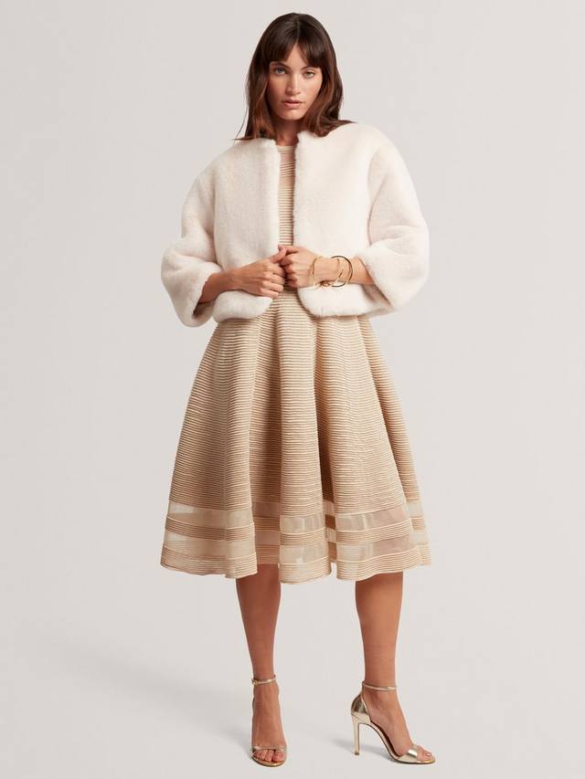 Укороченная куртка Primmra из искусственного меха Ted Baker, White
Укороченная куртка Primmra из искусственного меха Ted Baker, White