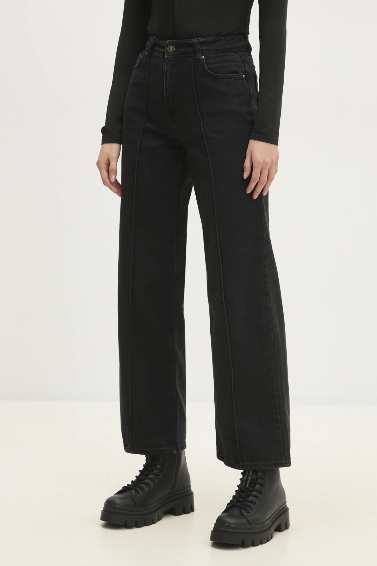 Джинсы Answear Lab, черный
Джинсы Answear Lab, черный