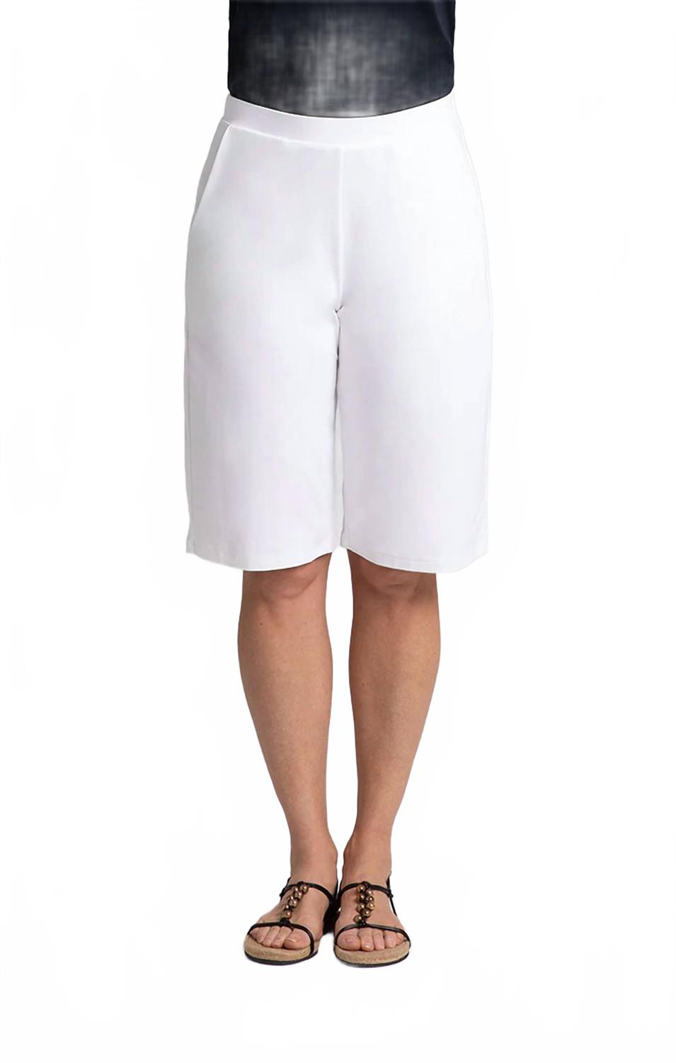 Nu Прямые шорты в белом Sympli 
Nu Прямые шорты в белом Sympli